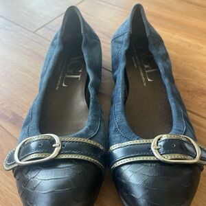 AGL Women's Blue Leather Flats
